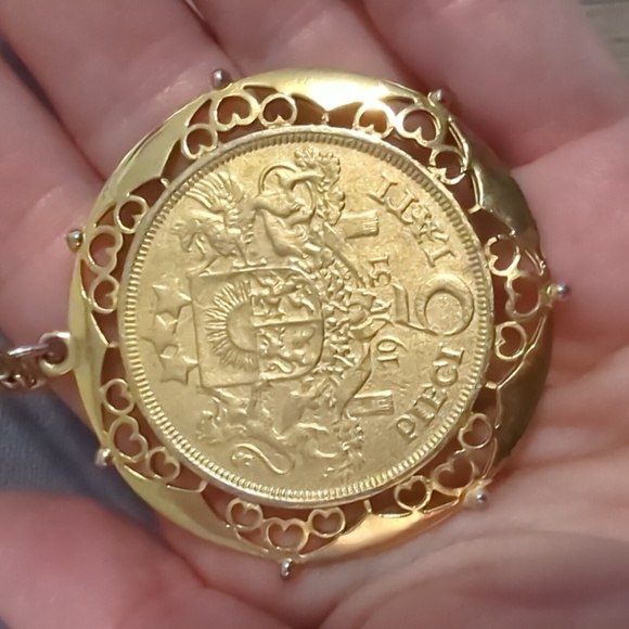 Vintage Lativa Republic Coin Medallion Necklace - Picture 4 of 9